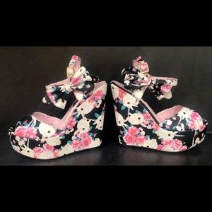 Iron Fist Buns N’ Roses Wedges 
Unicorn Bunny Print